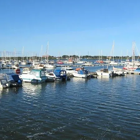 Hausboot In Am Bodden Botel