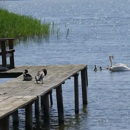Hausboot In Am Bodden Botel Kroslin